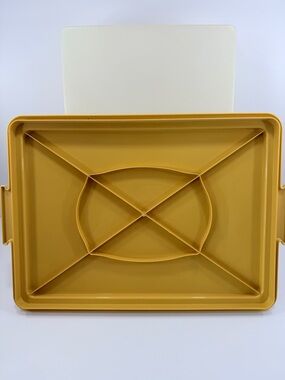 Vintage Tupperware 13x9 Rectangle Sheet Cake Taker Carrier Harvest Gold